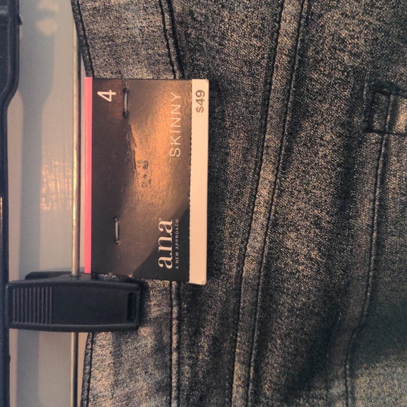 🌞Iridescent! Black/silver Ana skinny jeans, Size 4, NWT - Picture 4 of 6